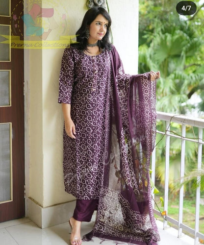 Women cotton printed kurta pant dupatta set