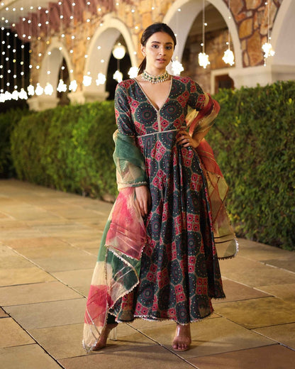 Women Reyon green Enigma printed kurti pant dupatta suit set