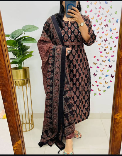 Designer Suit in Mughal/Kalamkari Fusion Azrak bagru print kurti pant dupatta set