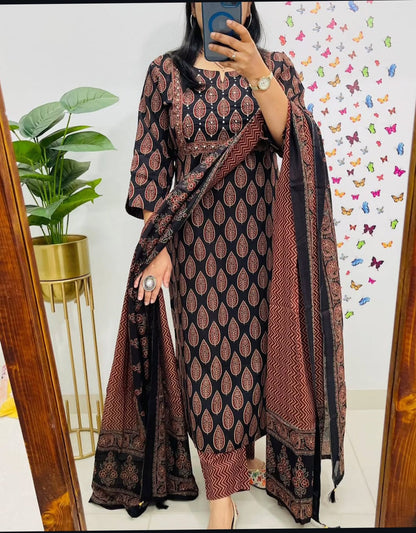 Designer Suit in Mughal/Kalamkari Fusion Azrak bagru print kurti pant dupatta set